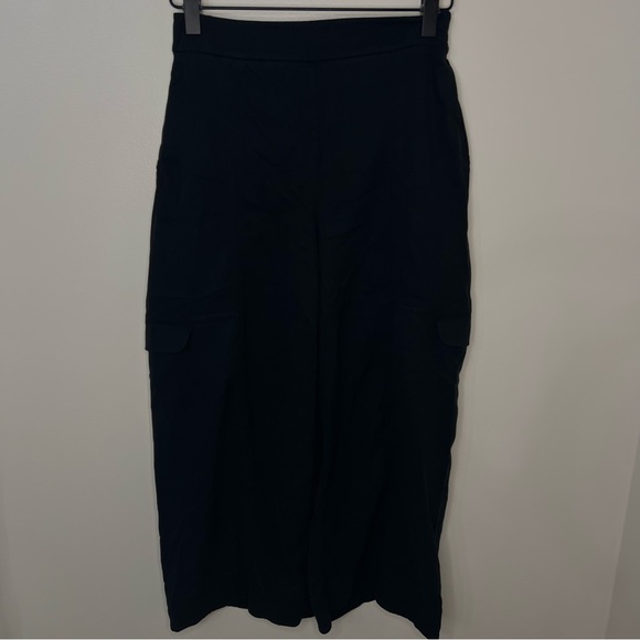 Lululemon Metropolis Maven High Rise Crop Size 4 Black Cargo Pant - Picture 4 of 12
